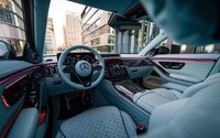 Brabus 600 je upravený ultra luxusný Mercedes-Maybach s okázalým modrastým interiérom a s výkonom 600 koní