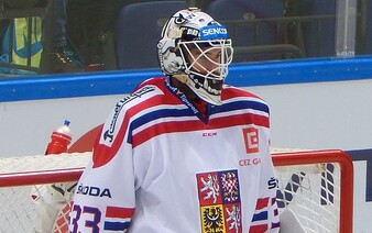 Brankář Francouz ukončil sezonu v NHL. Se zraněním se vrací do Česka