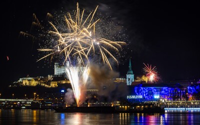 Bratislava ohňostroj napokon mať bude, vraj kvôli bezpečnosti. Iné mestá radšej poslali ušetrené peniaze Prešovu