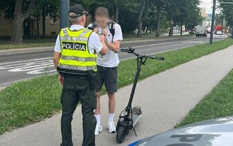 Bratislavská polícia bude kontrolovať cyklistov, kolobežkárov aj chodcov. Oddnes spúšťa dopravnú akciu