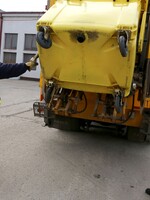 Bratislavskí smetiari zarábajú takmer 1 400 €: Niektorí na nás pokrikujú z áut a nadávajú nám, no stále nevedia poriadne triediť