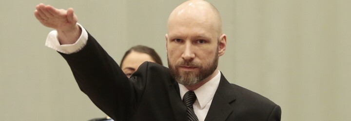 Breivik chladnokrvne strieľal do detí na zemi, aby sa uistil, že sú mŕtve. Na 10. výročie sa môže dostať na slobodu a chce milióny