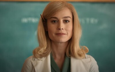Brie Larson hrá geniálnu vedkyňu, ktorú muži pošlú do kuchyne. V seriáli Lessons in Chemistry zmení mizogýnne USA 