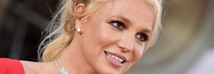 Britney Spears je těhotná. Otcem je její partner a osobní trenér Sam Asghari