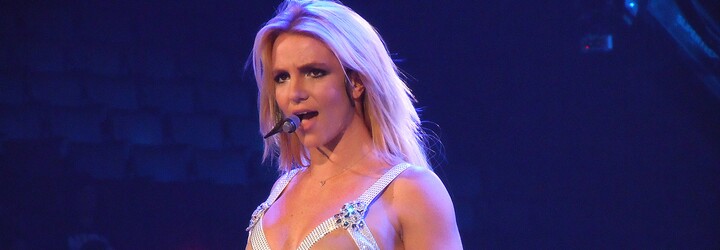 Britney Spears zveřejnila polonahou fotku, fanoušci však nevěří, že to je ona. Zpěvačka jim poslala ostrý vzkaz