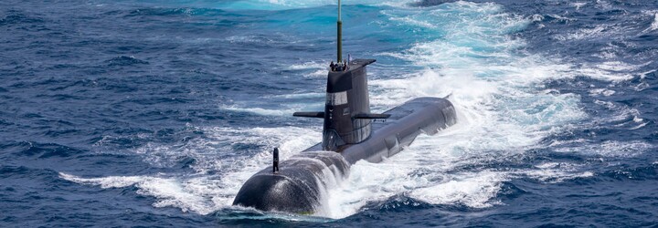 Britský admirál: Ruské ponorky ohrozujú podmorskú sieť internetových káblov, ktoré používa takmer celý svet