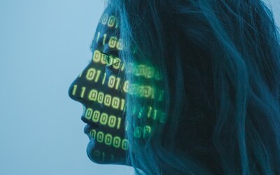 Budoucnost podvodů? Zaměstnanci v Česku zavolal deepfake šéf a ptal se na bankovní účet