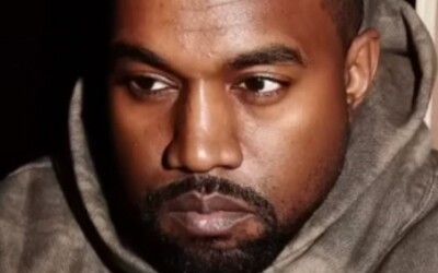 Bývalá asistentka Kanyeho Westa žaluje rapera za sexuálne obťažovanie