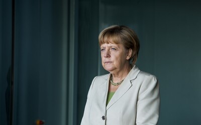 Bývalá německá kancléřka Angela Merkel si od státu nechává proplácet kadeřnici a make-up za statisíce korun