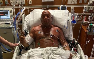 Bývalý šampion UFC zachránil své rodiče z hořícího domu. Byl v kritickém stavu, už může sám dýchat