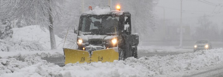 ČHMÚ: Meteorologové vydali pro celé Česko výstrahu kvůli přívalu sněhu a silnému větru. Pak se oteplí