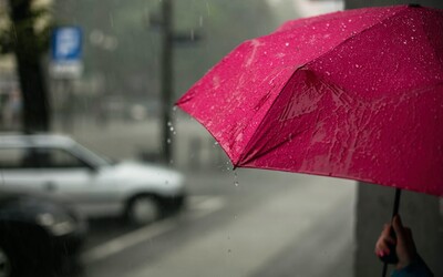 ČHMÚ: Pátek bude oblačný, den doprovodí deštivé i sněhové srážky