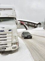 ČHMÚ: V těchto krajích platí výstraha před sněhem, náledím, ale také silným větrem