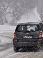 ČHMÚ varuje před sněhem a ledovkou. Ta bude komplikovat dopravu po celém Česku