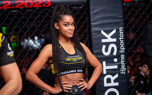 Cage girl Sandra Šinová: Voči MMA som najskôr mala predsudky. V Clash of the Stars mi ponúkli zápas (Rozhovor)