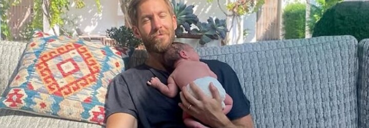 Calvin Harris sa stal otcom. Fanúšikom okrem syna ukázal aj placentu svojej manželky