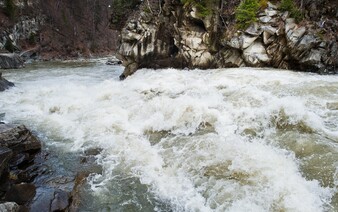 Část Evropy zasáhly extrémní srážky. Dochází k sesuvům půdy i zaplavení železnic