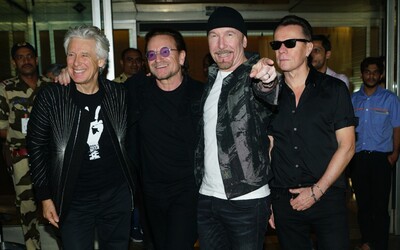 Časť kapely U2 zahrala na improvizovanom koncerte v ukrajinskom metre