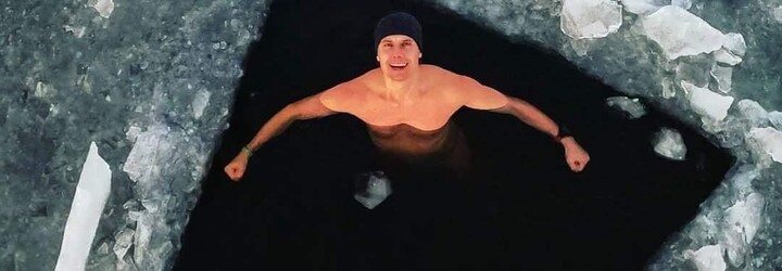 Čech David se zapsal do Guinnessovy knihy rekordů. Pod ledem bez neoprenu a závaží uplaval 80 metrů
