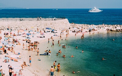 Čechy a Češky čeká v Chorvatsku příští rok šok. Žádné pivo na pláži a zákaz chození nahoře bez 