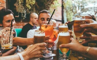 Čeká nás přísnější regulace alkoholu? Dvě třetiny Čechů a Češek jsou pro