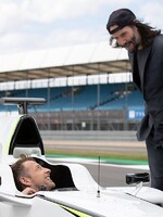 Čekáš na další řadu Drive to Survive? Nový dokument z prostředí formule 1 tě vezme do zákulisí nejšílenější sezóny