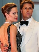 Celebrity Gossip: Brad Pitt promluvil o rozvodu s Angelinou a Taylor Swift ukončila dlouholeté přátelství