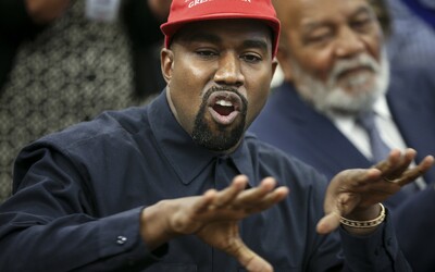 Celebrity odsoudily Kanyeho Westa za antisemitismus. „Je to nenávist a je to nepřijatelné,“ napsala Reese Witherspoon