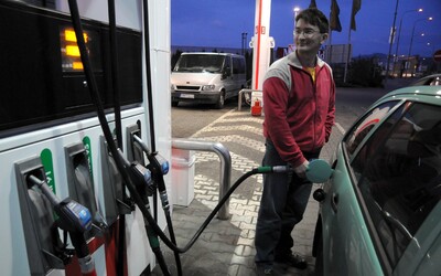 Cena benzínu na čerpacích staniciach stúpla. Šoférov prekvapí cena nafty