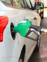 Cena benzínu na slovenských čerpačkách klesla na 1,105 €. Tankujeme za jedny z najnižších cien od roku 2009