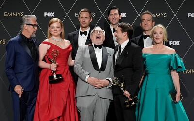 Ceny Emmy ovládli seriály Succession a The Bear. Slávnostné oceňovanie zdržal štrajk v Hollywoode