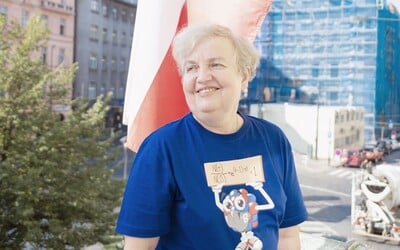 Češi a Češky vybírají peníze na raketu, která dokáže zasáhnout Moskvu. Dostala jméno po Daně Drábové