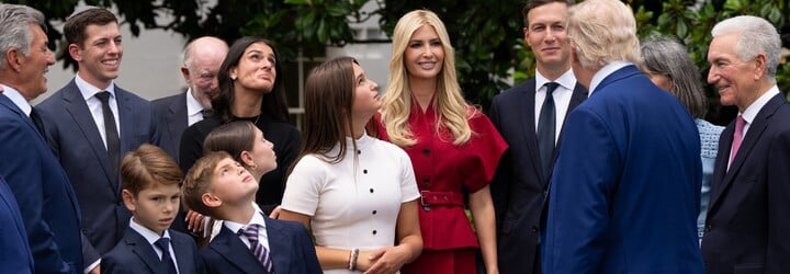 Česká babička Ivanky Trump oslavila 99. narozeniny. Dcera prezidenta zveřejnila dojemné fotky