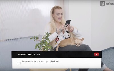 Česká pornoherečka Daisy Lee číta hejterské komentáre. Úchylov sa nebojí, otvorene rozpráva o umelých prsiach
