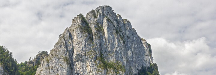 Češka se na túře v Rakousku zřítila ze 40 metrů. Pád nepřežila