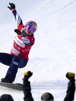 Česká snowboardcrossařka Eva Samková si zlomila obě nohy v kotníku, okamžitě jde na operaci