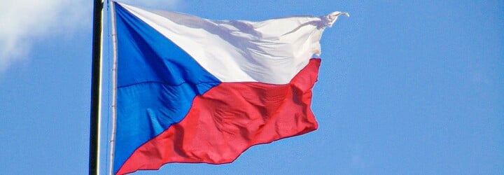 Česká vlajka slaví sto let. Původní návrhy ale vypadaly úplně jinak
