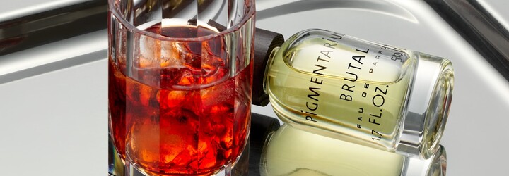Česká značka Pigmentarium predstavila nový parfum. Je plný akordov negroni, čiernej kávy, tabaku a santalového dreva