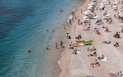 České turisty odnesl vítr v Chorvatsku na nafukovací matraci. Museli pro ně vyrazit záchranáři