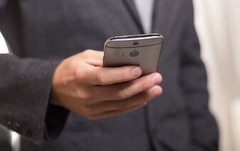 Českem se šíří další podvodné SMS zprávy. Takhle je rozeznáš