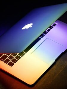 Českem se šíří nebezpečný počítačový virus. Jestli máš Apple, dej si pozor