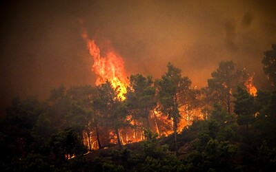 Česko pošle Řecku na pomoc s hašením požárů vrtulník, techniku, zdravotníky a 70 hasičů 