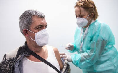 Česko v očkování proti koronaviru stále pokulhává za průměrem Evropské unie