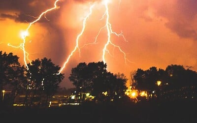 Česko zasáhnou horka a silné bouřky, varují meteorologové. Bude přes 30 stupňů