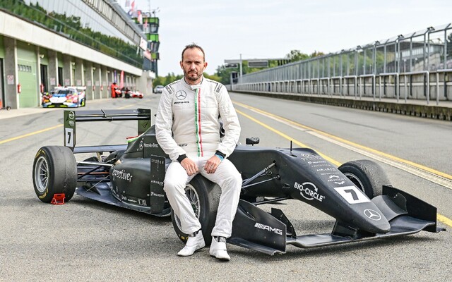 Český pilot F3 Vladimír Netušil: Život ve formuli riskujeme, ale je to bezpečný sport. Strach jsem nikdy neměl (Rozhovor)
