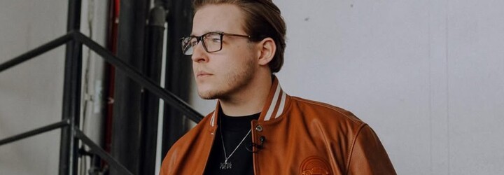 Český režisér a podnikatel Jan Strach míří před soud. Obviněn je z vydírání