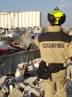 Čeští hasiči pracují v troskách bejrútského přístavu. Pohybují se do 500 metrů o epicentra výbuchu