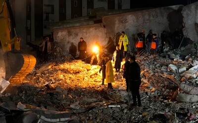 Čeští záchranáři se z Turecka vrátí zřejmě v pátek. Dosud vyprostili dva přeživší