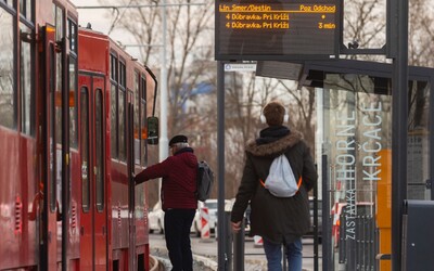 Cestovanie na čierno ťa vyjde draho. Bratislavská MHD zavádza nové tarify aj tvrdšie tresty