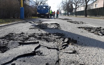 Cesty bez výtlkov? Nový špeciálny asfalt sa dokáže opraviť sám bez pomoci človeka